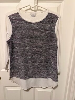 White & Heathered Navy Long Sleeve Mixed-Texture‎ Top